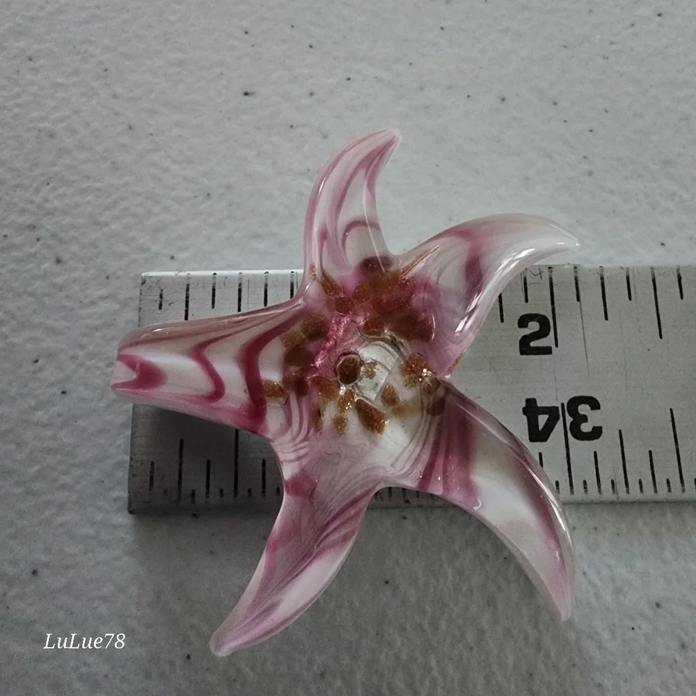 Pink and White Glass Starfish Pendant - Picture 8 of 9